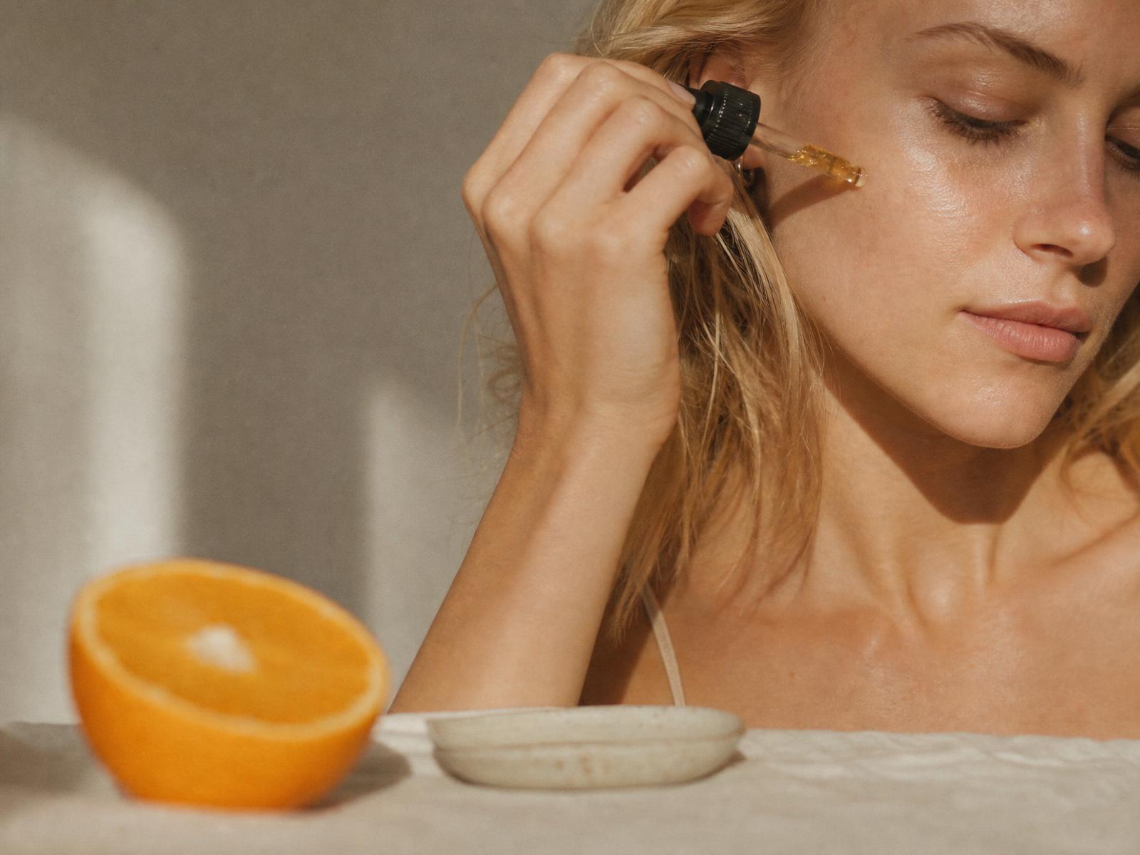 Vitamin C vs Retinol: Which Should You Use First?